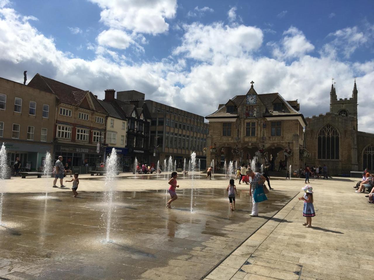 Fantastic Hampton Centre Stay Peterborough Kültér fotó